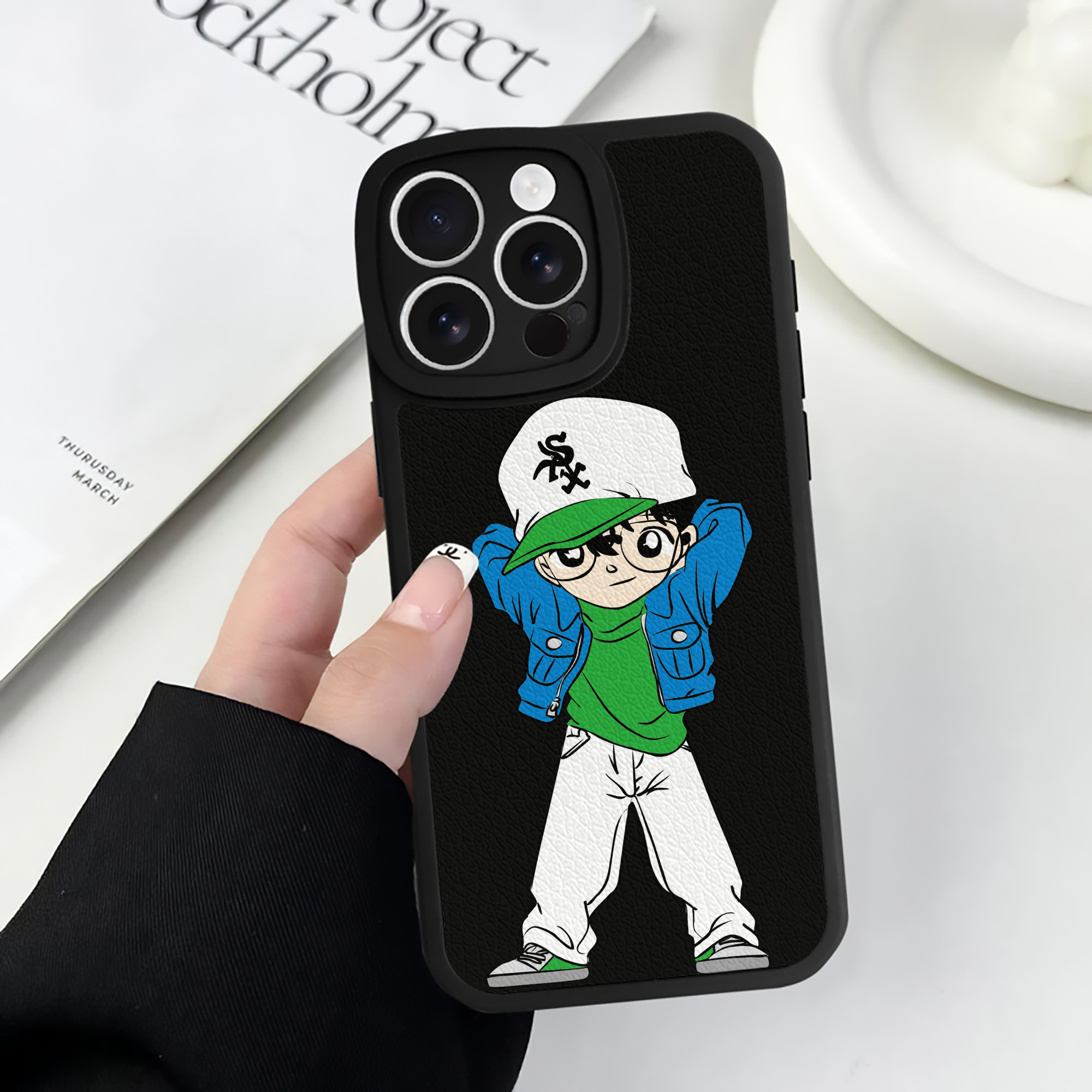 （画像用） 名探偵コナン 江戸川 コナン Detective Conan Conan Edogawa 【iPhone 16シリーズ対応】シリコンスマホケース（レザー調） 材質：シリコン